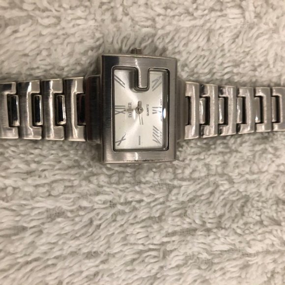 Watch - Picture 2 of 4